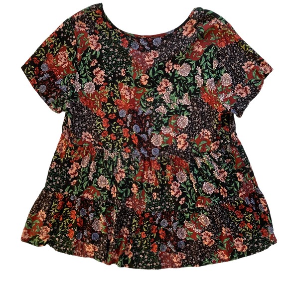 Torrid Tiered Ruffle Hem Dark Floral Print Blouse Size 0 - Picture 2 of 7